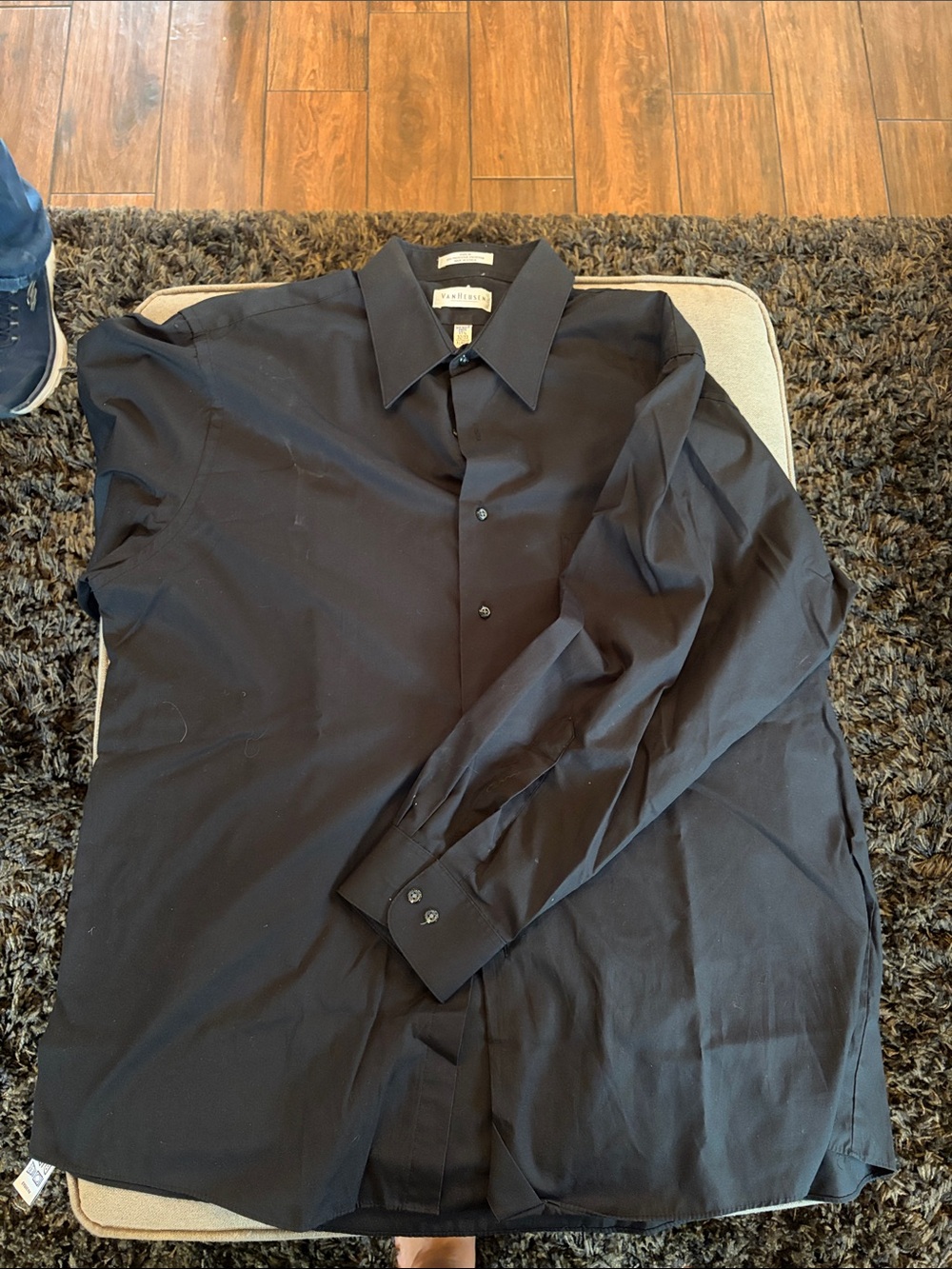 Van Heusen Black Men's Long-Sleeve Dress Shirt